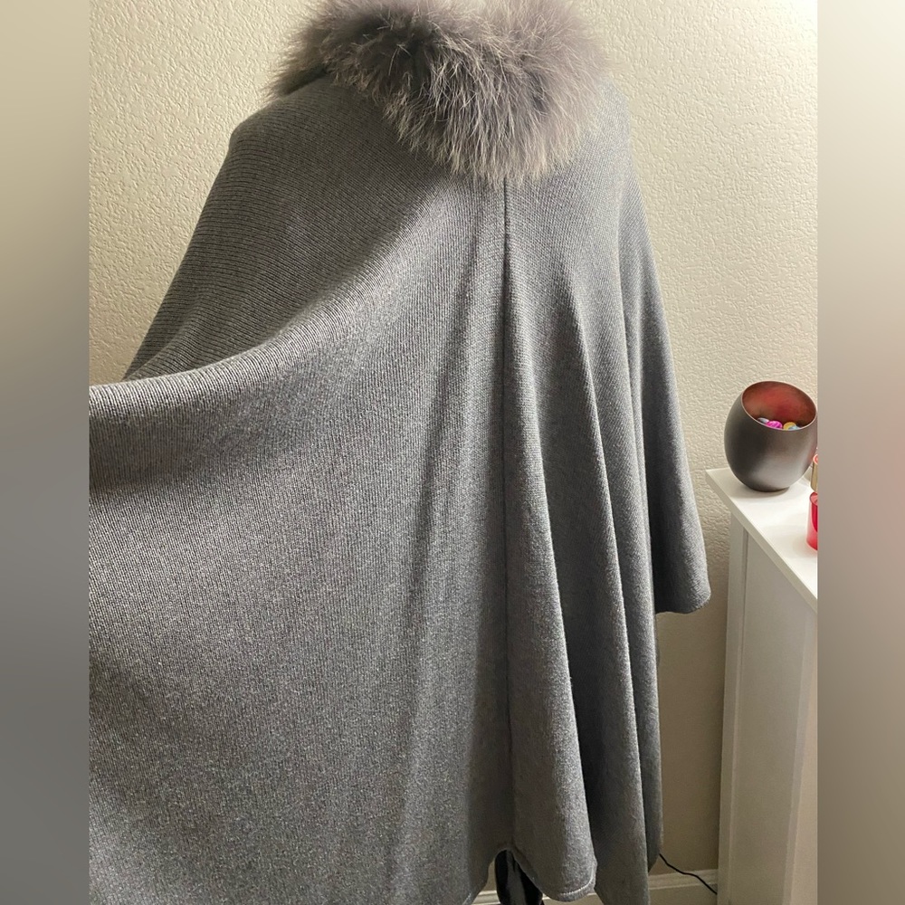 La Fiorentina Genuine Fox Trim Wool Wrap Gray One Size - Picture 6 of 12